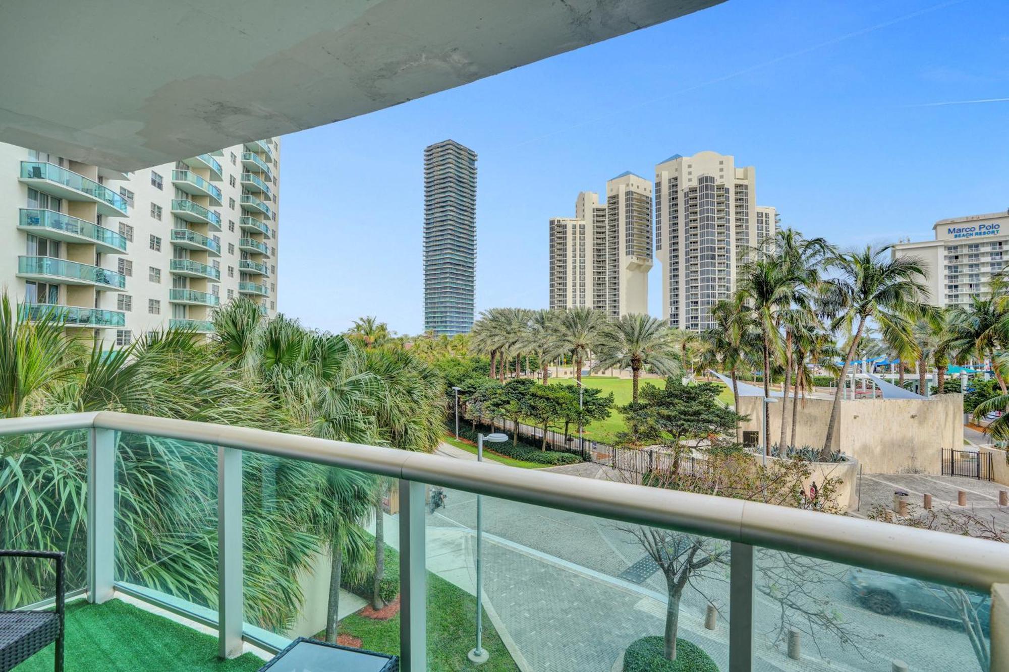 Ocean Reserve Luxury Condos Across From Sunny Isles Beach 迈阿密海滩 外观 照片