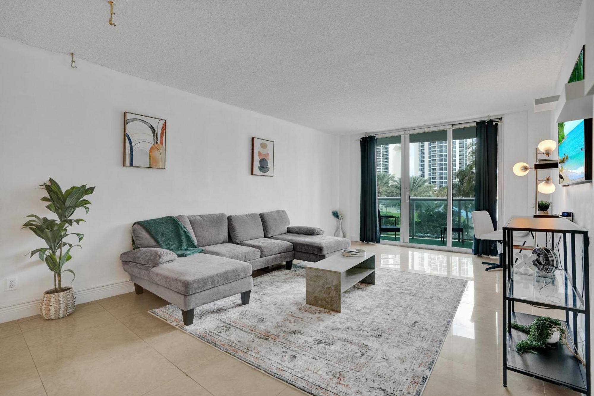 Ocean Reserve Luxury Condos Across From Sunny Isles Beach 迈阿密海滩 外观 照片