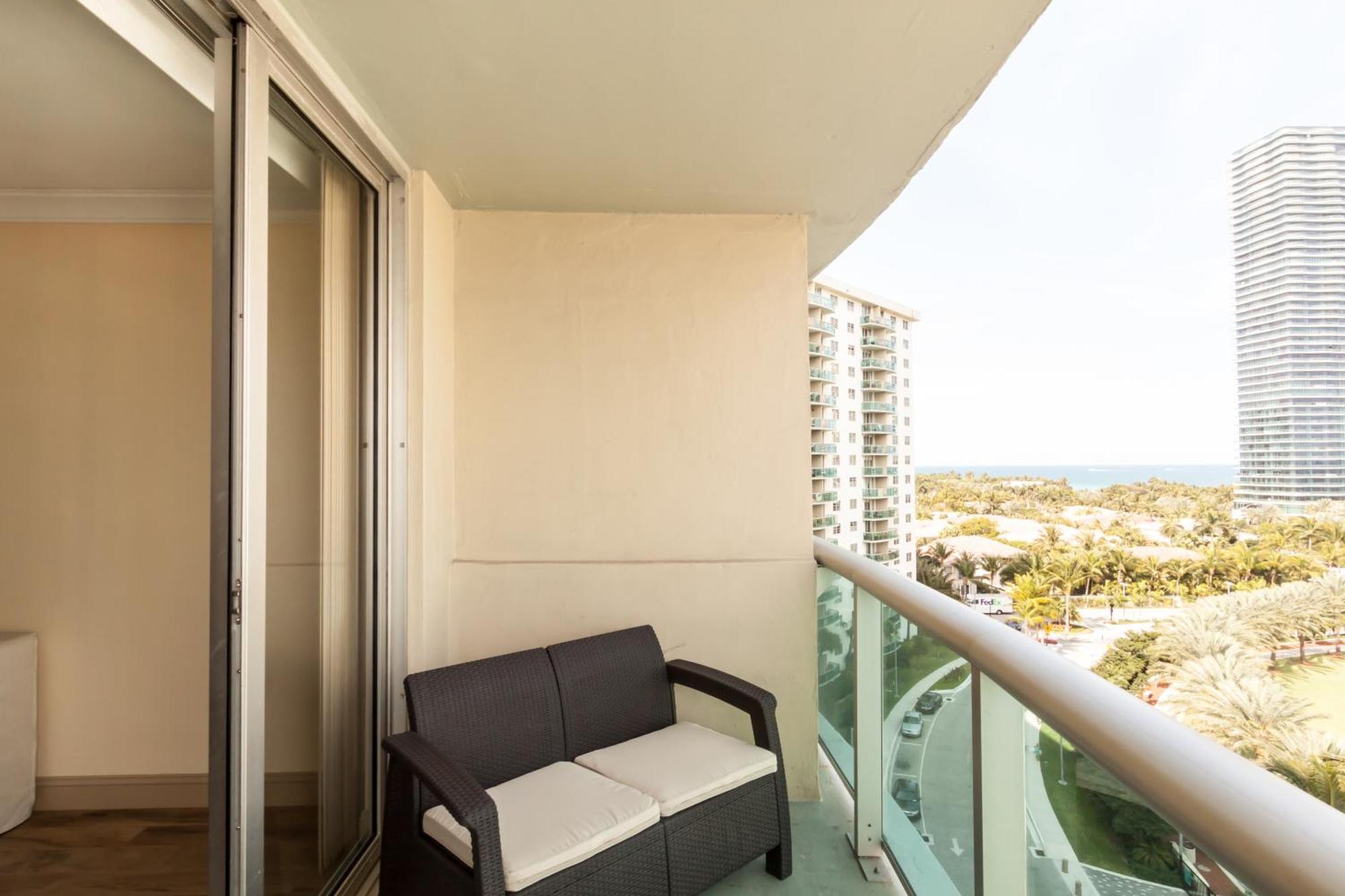 Ocean Reserve Luxury Condos Across From Sunny Isles Beach 迈阿密海滩 客房 照片